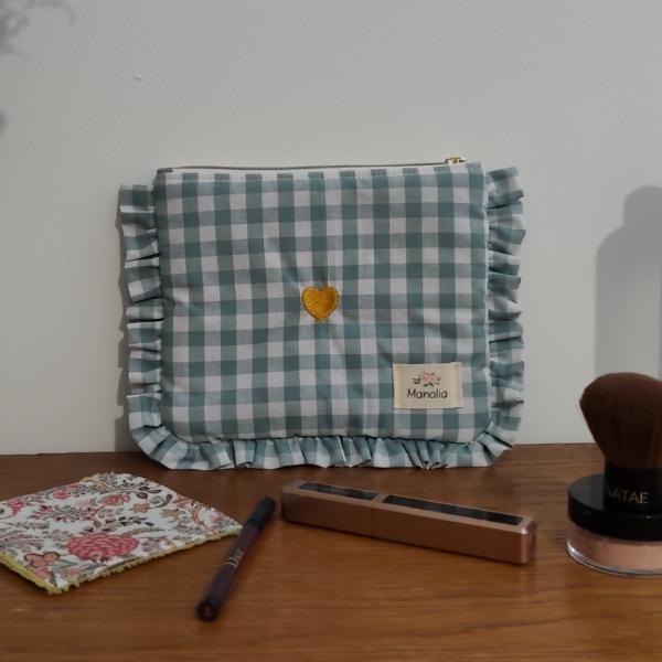 carreaux vichy vert menthe brodéé coeur Pochette plate carreaux vichy vert menthe brodée coeur